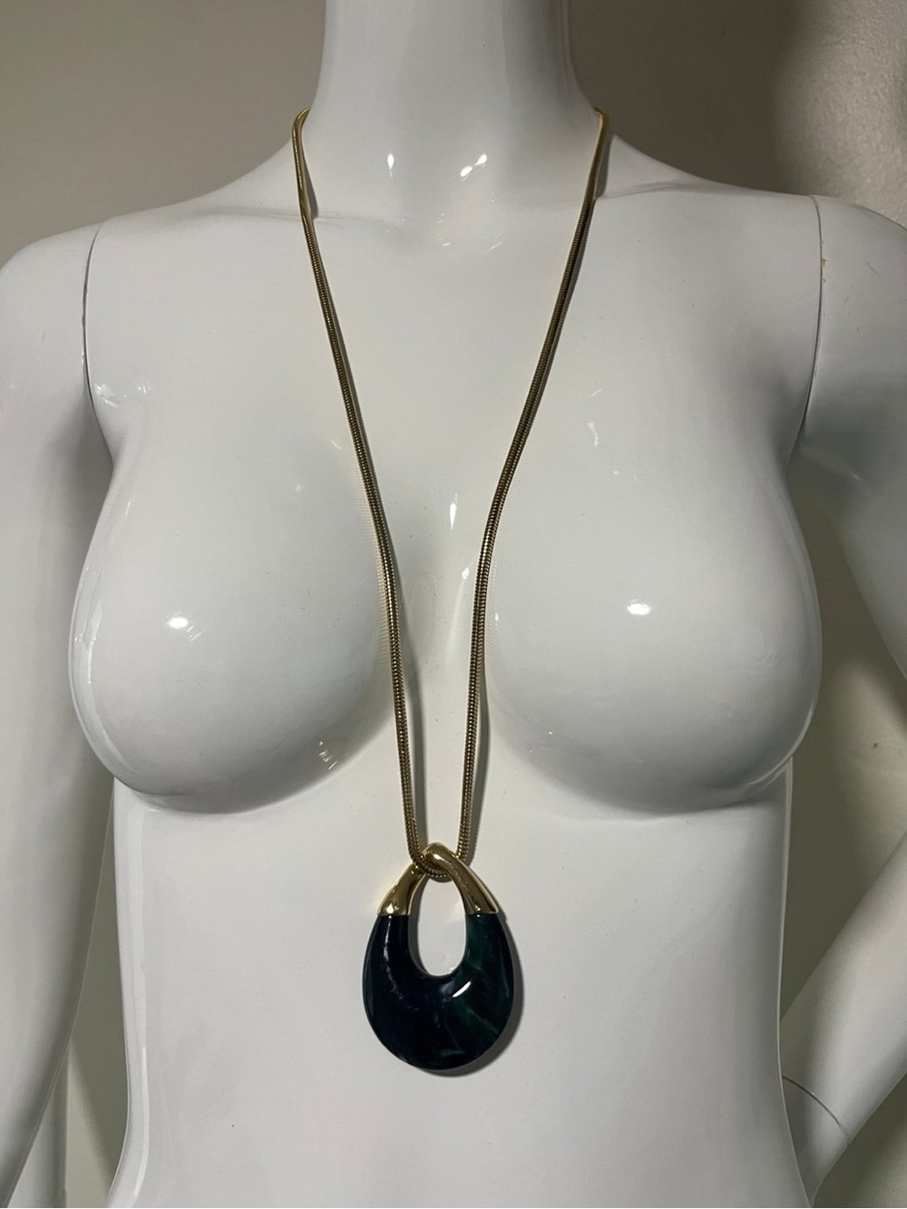 Michael kors Autumn Luxe Green Acetate Goldtone Pendant Chain new with tags